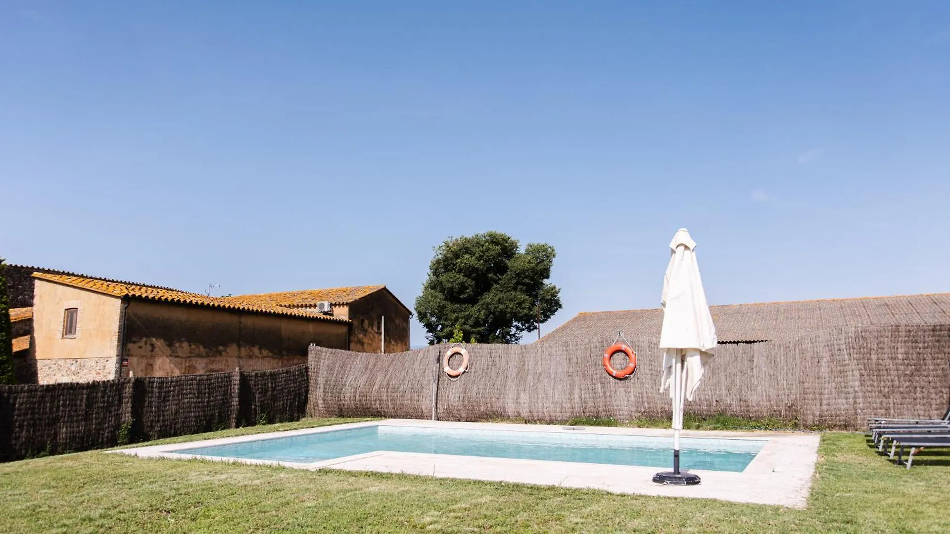 Agroturisme Sant Dionis Campllong Country house