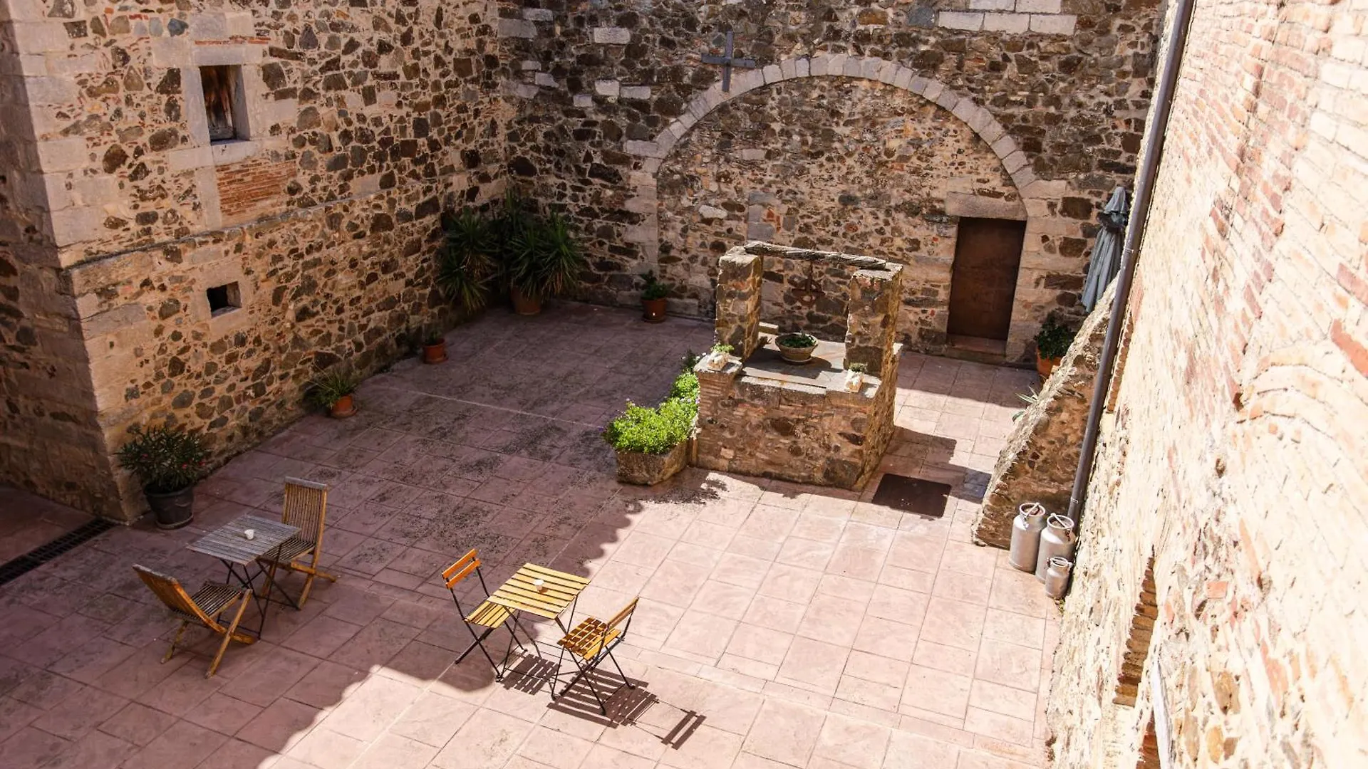 Agroturisme Sant Dionis Campllong Country house