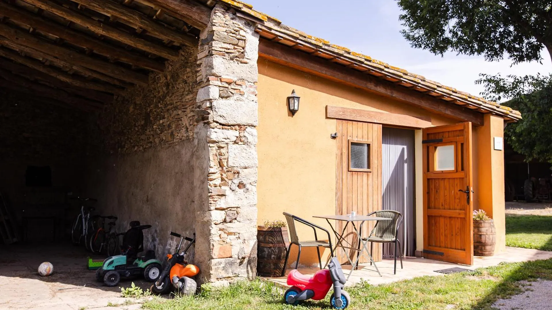 Agroturisme Sant Dionis Campllong Country house